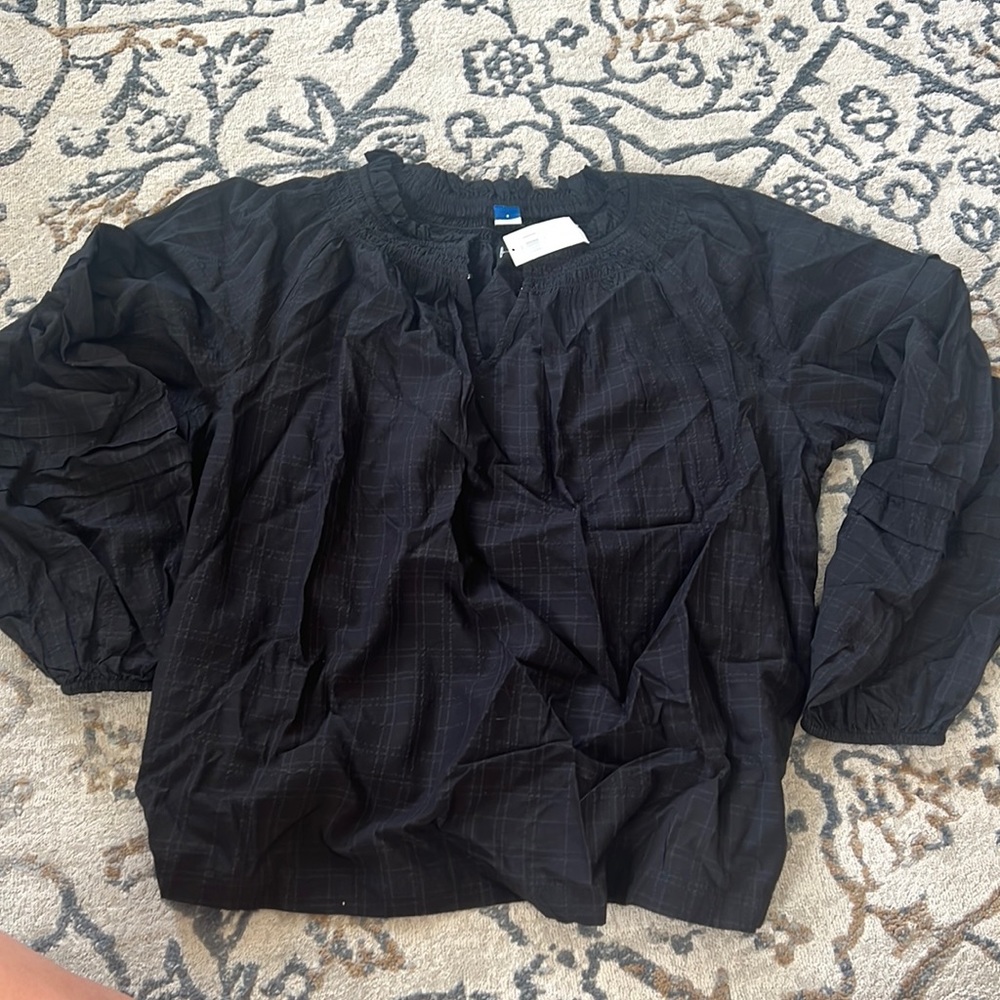Black old navy top